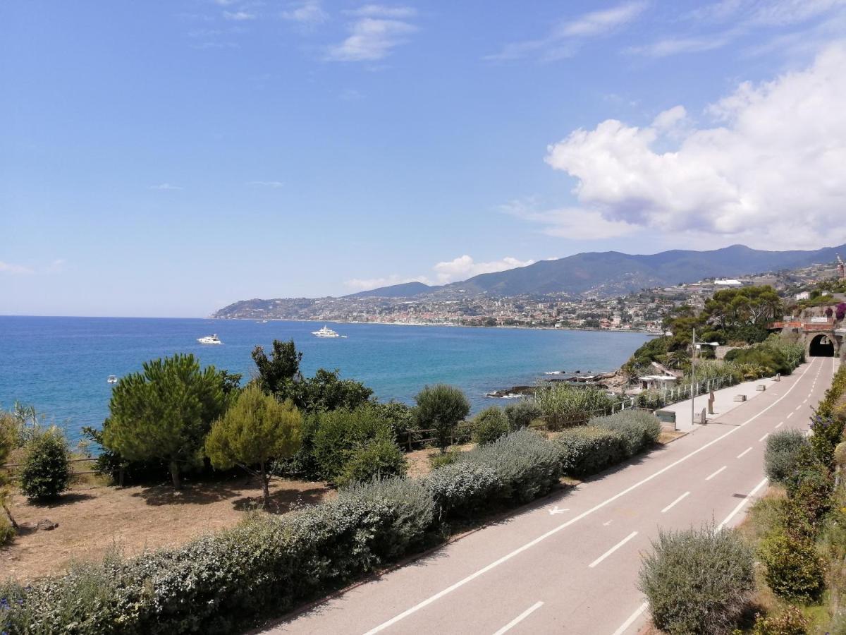 Villaggio Turistico La Vesca 圣雷默 外观 照片